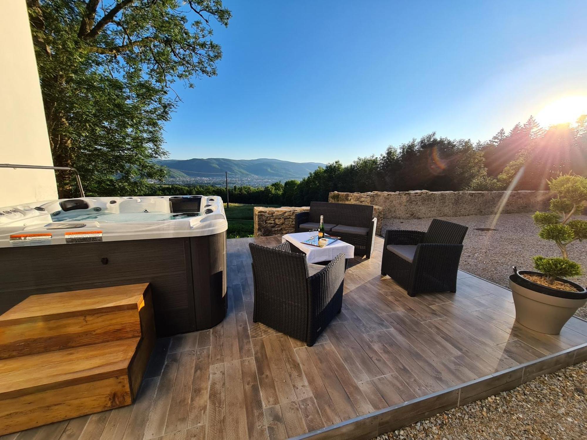 Gite Confortable Avec Spa Prive Et Confort Moderne Pont-de-Larn Buitenkant foto